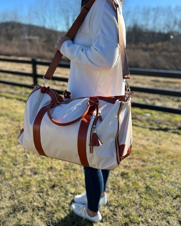 Buylor Travel Duffle: Style and Function - ChicBizBags